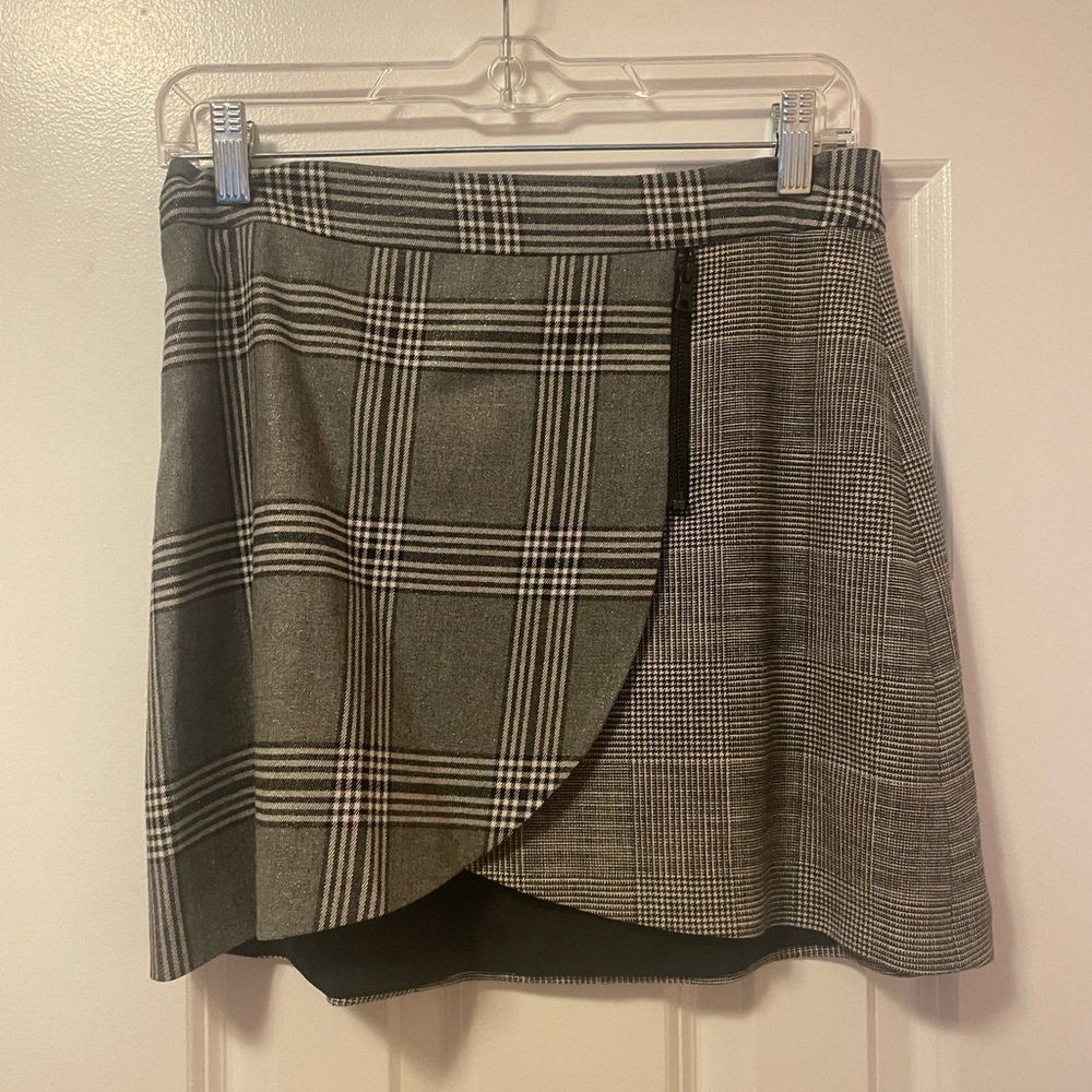 Alice and Olivia black and silver plaid skirt